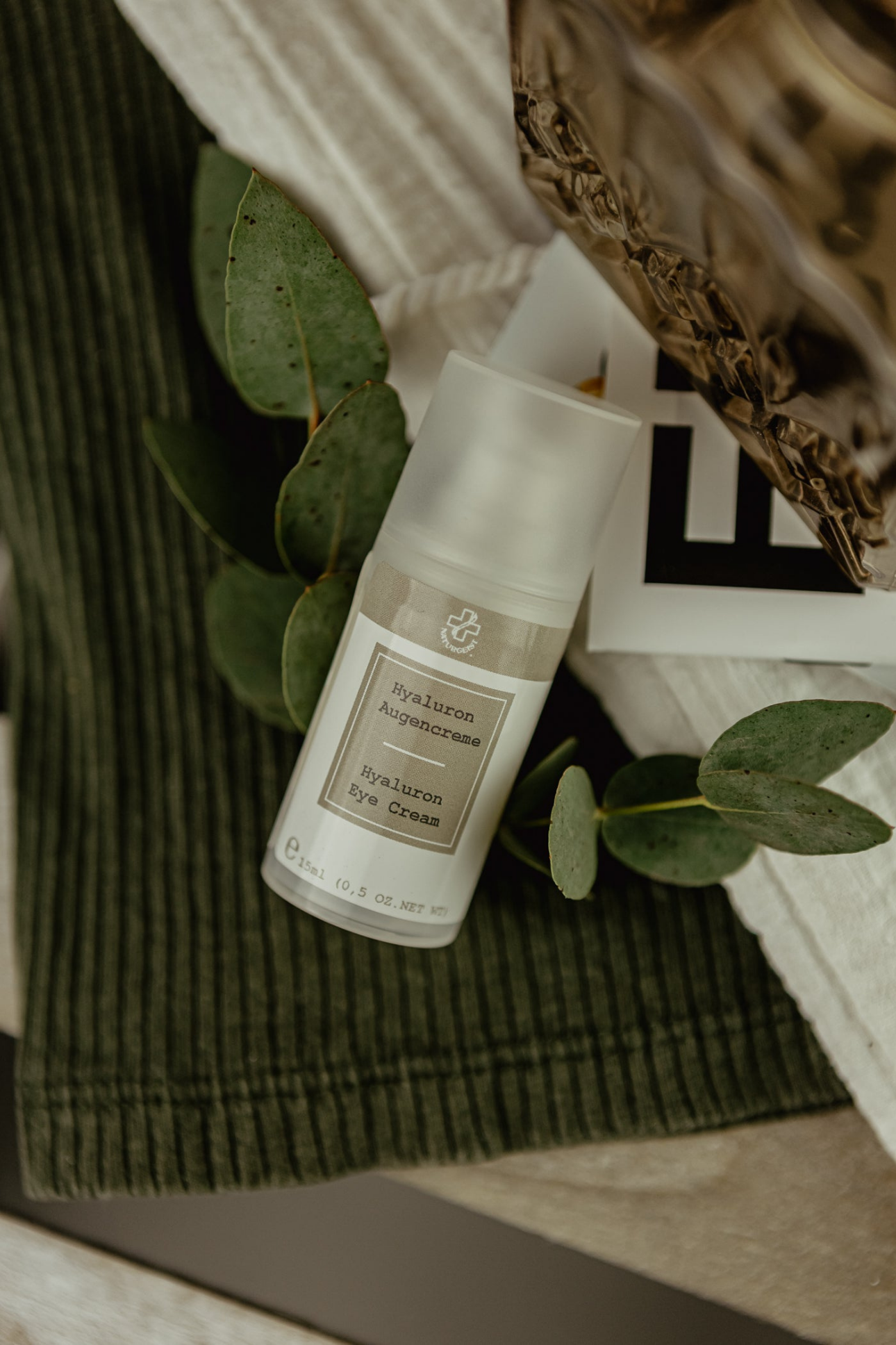 Crème pour les yeux au hyaluron